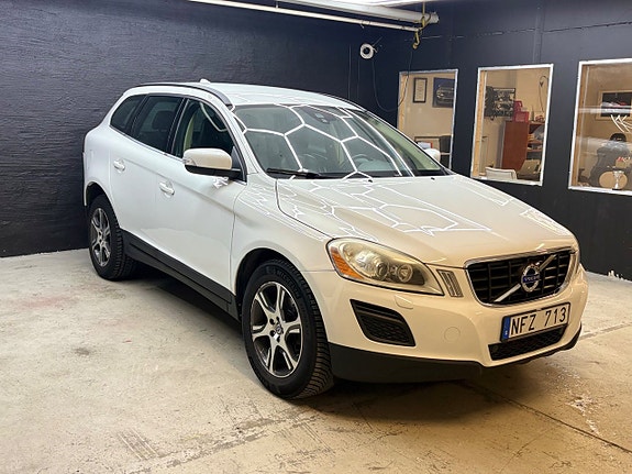 Volvo XC60 4 of 18