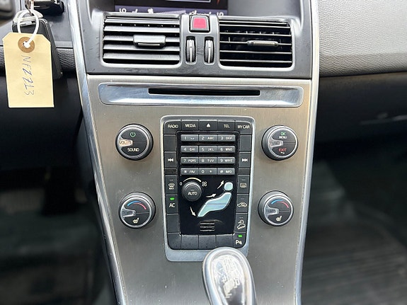 Volvo XC60 16 of 18