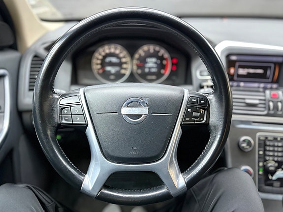 Volvo XC60 11 of 18