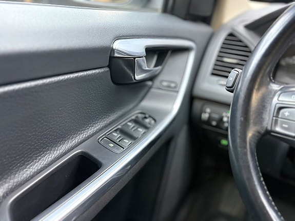 Volvo XC60 13 of 18