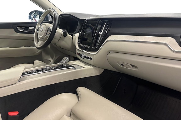 Volvo XC60 10 of 24