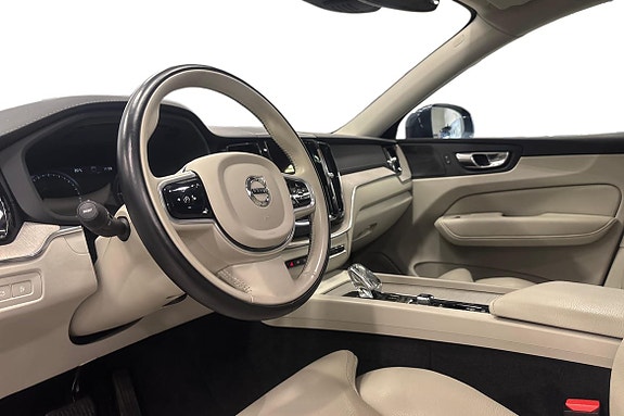 Volvo XC60 8 of 24