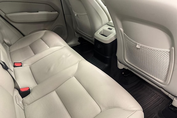Volvo XC60 11 of 24