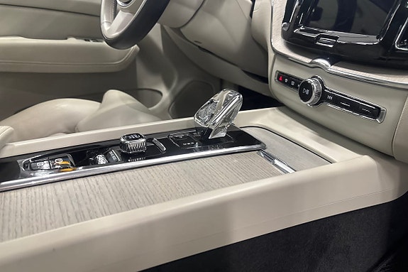 Volvo XC60 15 of 24