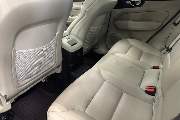 Volvo XC60 12 of 24