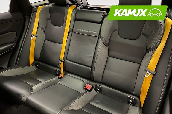 Volvo XC60 14 of 25