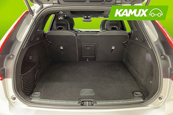 Volvo XC60 16 of 25