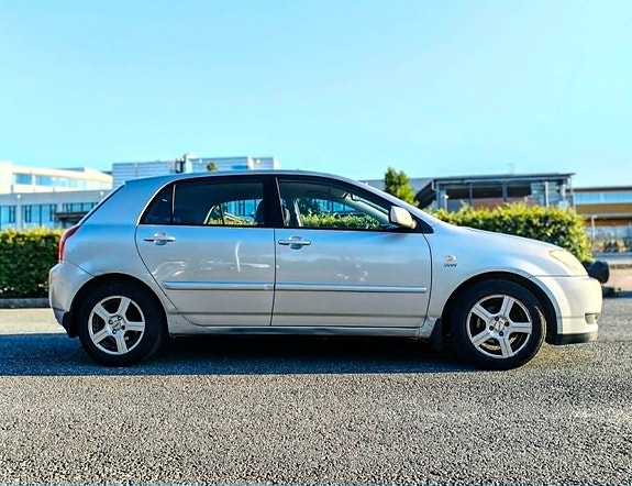 Toyota Corolla 4 of 6