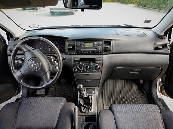 Toyota Corolla 5 of 6