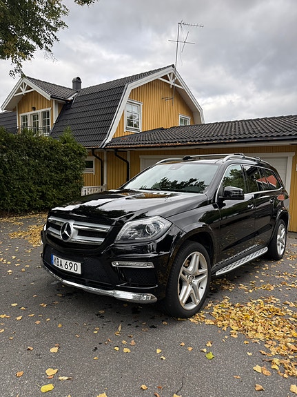 Mercedes-Benz GL350 3 of 14