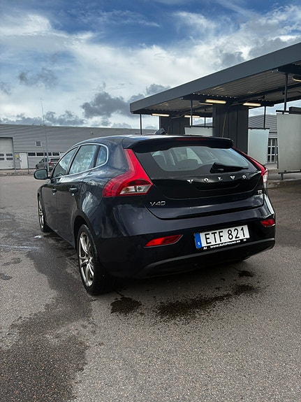 Volvo V40 3 of 7