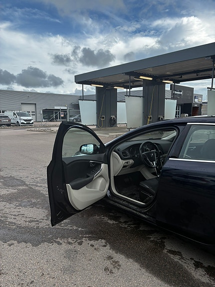 Volvo V40 6 of 7