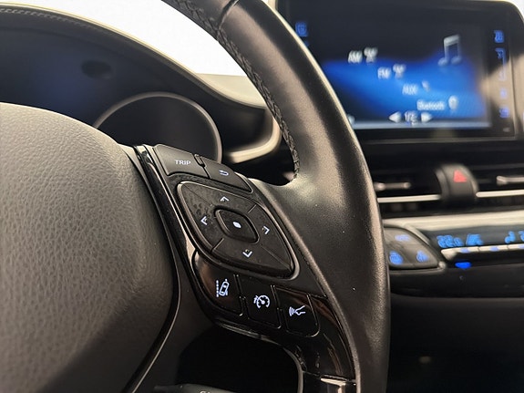 Toyota C-HR 16 of 28