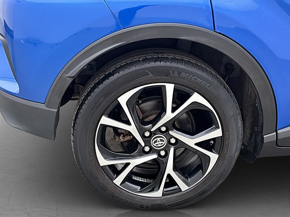 Toyota C-HR 27 of 28