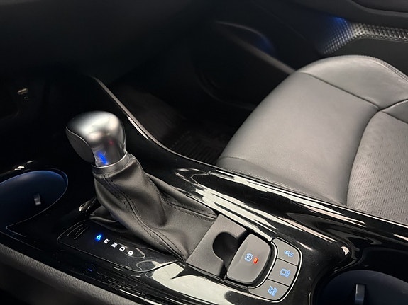 Toyota C-HR 20 of 28