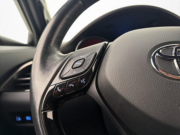 Toyota C-HR 14 of 28
