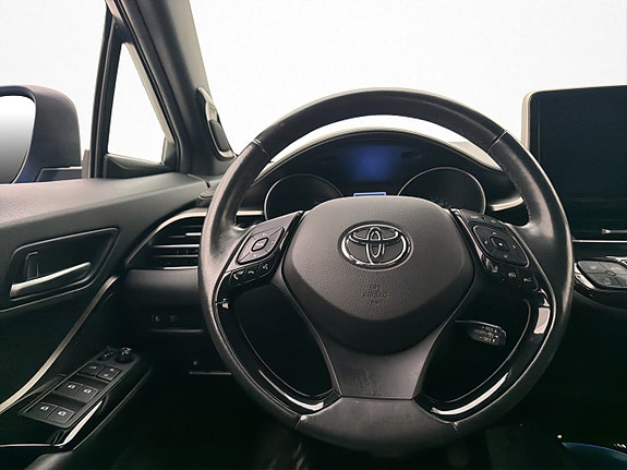 Toyota C-HR 12 of 28