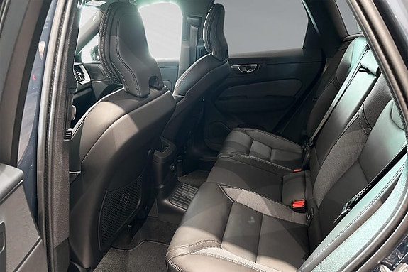 Volvo XC60 7 of 10