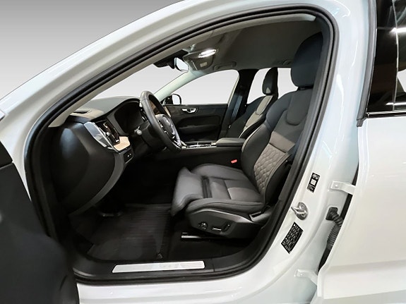 Volvo XC60 9 of 15