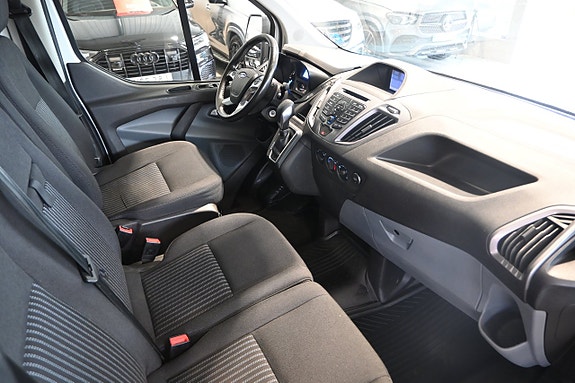 Ford Transit Custom 8 of 20