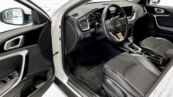 Kia XCeed 8 of 16