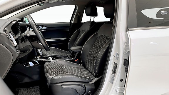 Kia XCeed 14 of 16