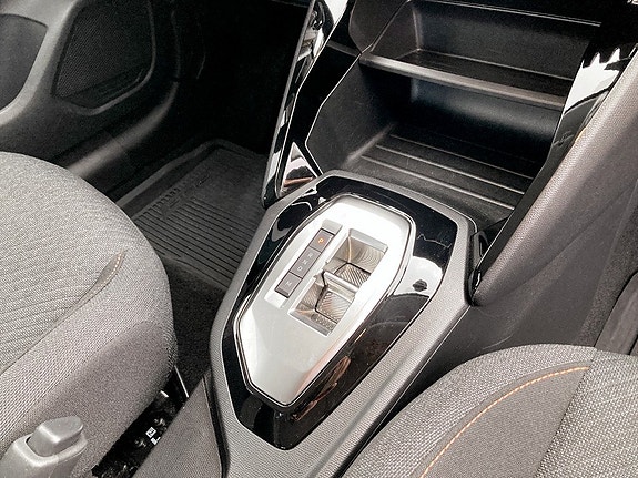 Peugeot 208 10 of 15