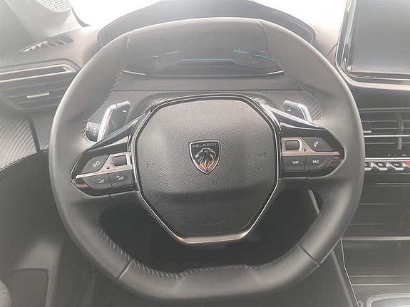 Peugeot 208 7 of 15