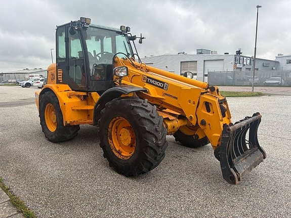 JCB TM 300 2 of 6