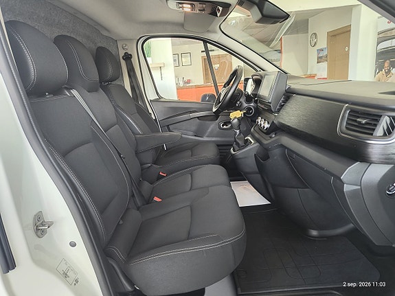 Renault Trafic 13 of 20