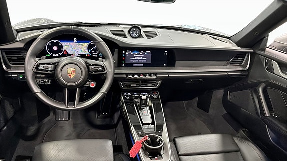 Porsche 911 Carrera 4 of 12