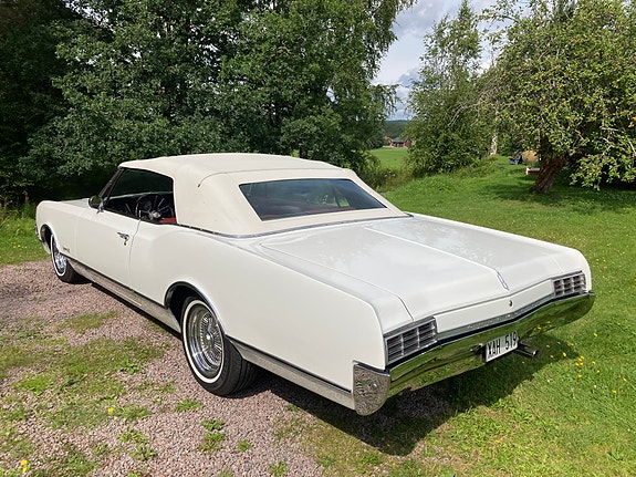 Oldsmobile Dynamic 88 3 of 9