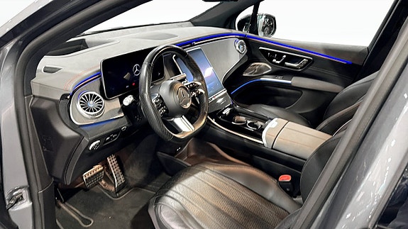Mercedes-Benz EQS450 SUV 6 of 12