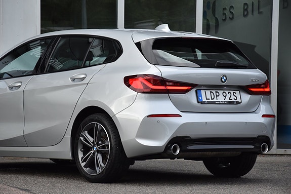 BMW 120i 6 of 18