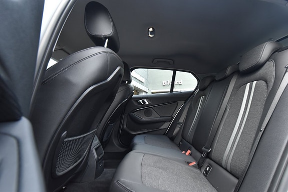 BMW 120i 10 of 18