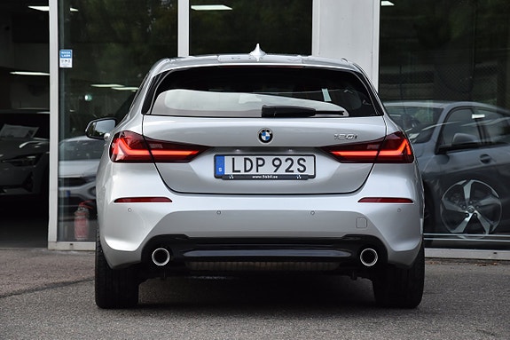 BMW 120i 7 of 18