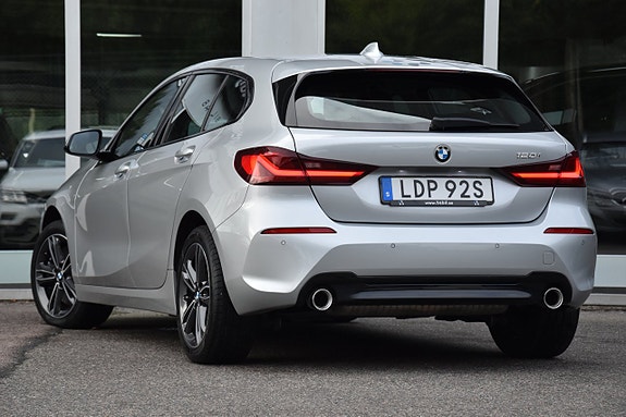 BMW 120i 5 of 18