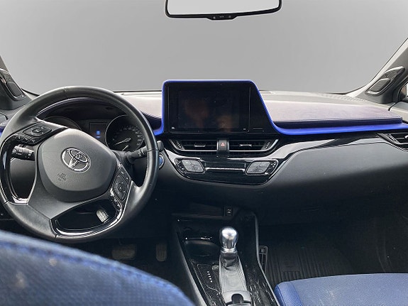 Toyota C-HR 9 of 11