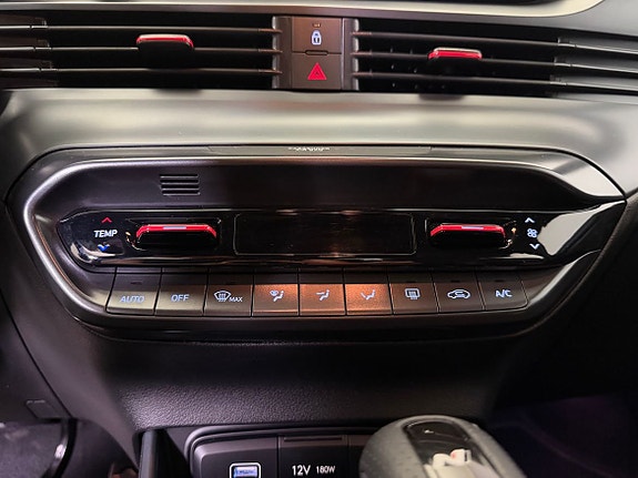 Hyundai i20 10 of 14