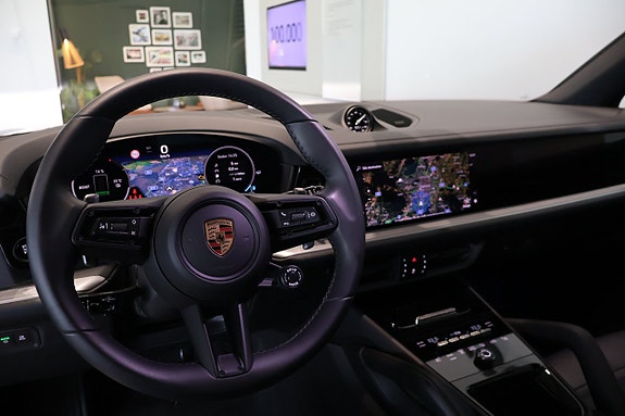 Porsche Cayenne 5 of 11