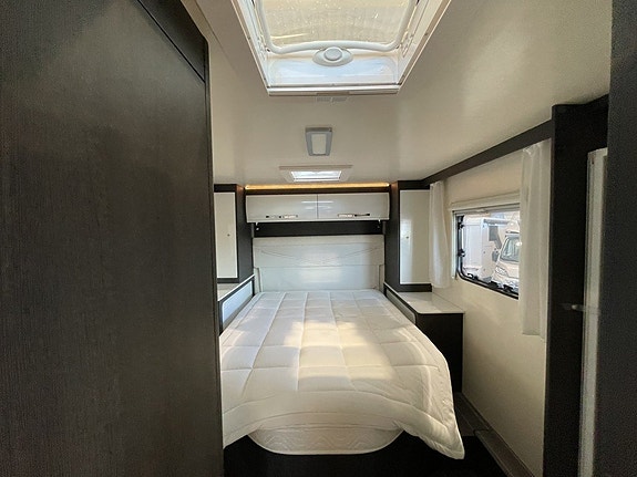 Roller Team KRONOS 265 TL Queenbed/Taksäng/3500 kg 6 of 21