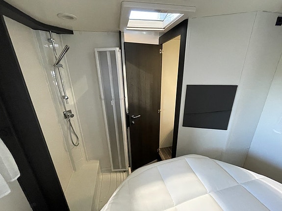 Roller Team KRONOS 265 TL Queenbed/Taksäng/3500 kg 10 of 21