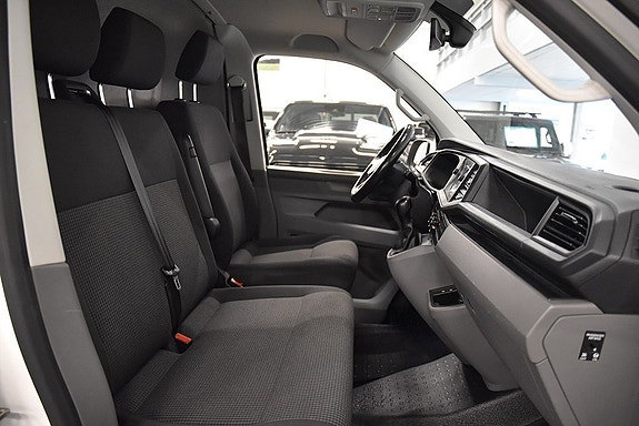 Volkswagen Transporter 12 of 17