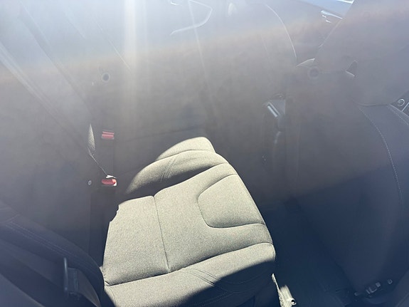 Volvo V40 15 of 22