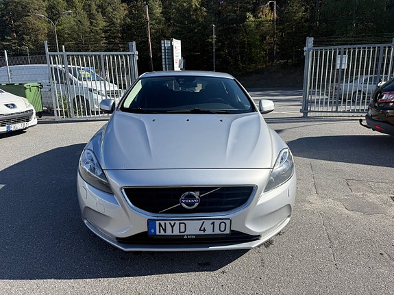 Volvo V40 7 of 22