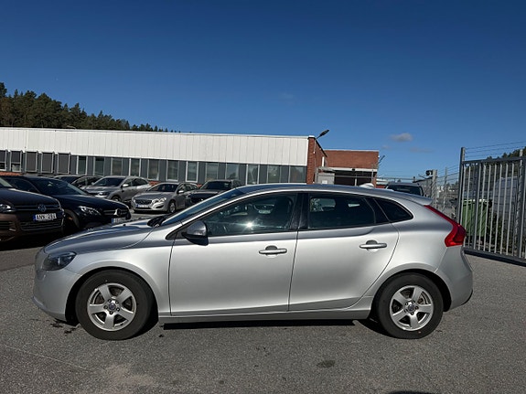 Volvo V40 4 of 22