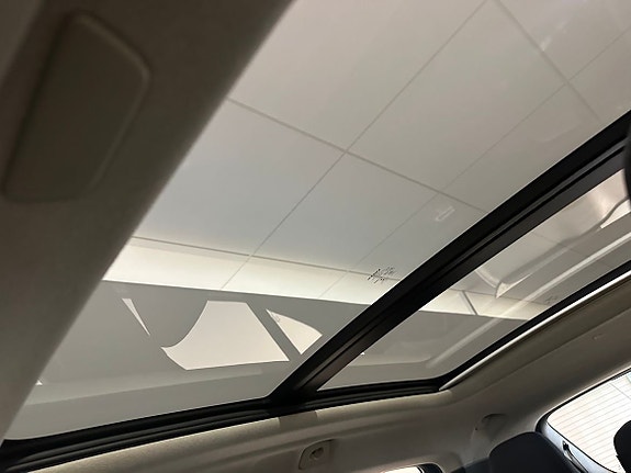 Volvo XC40 14 of 15
