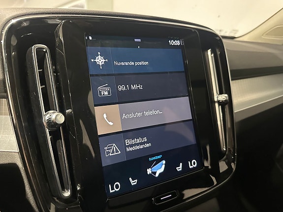 Volvo XC40 13 of 15