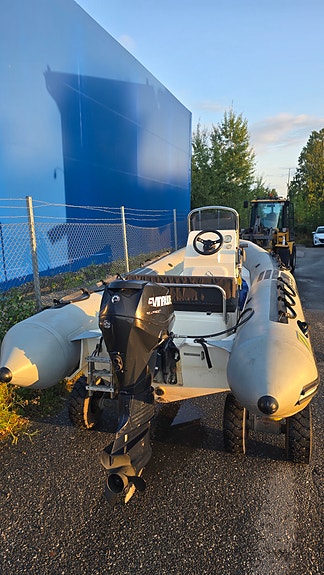 Zodiac Pro 500 Evinrude E-Tec 50hk 4 of 6