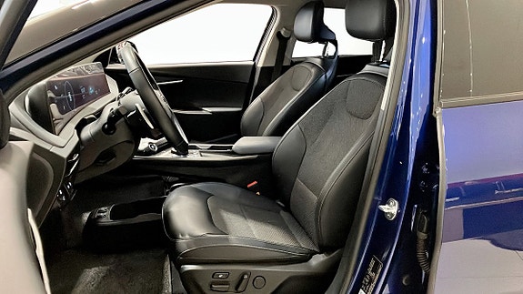 Kia EV6 7 of 17